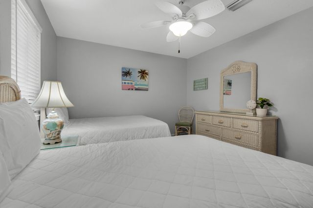 8443 Gulf Boulevard F26, Navarre, FL 32566