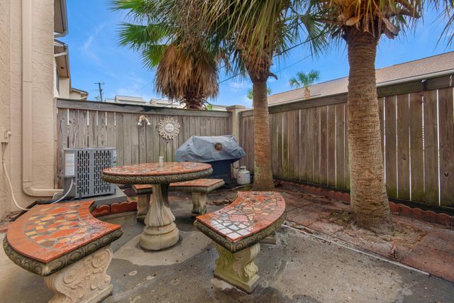 8443 Gulf Boulevard F26, Navarre, FL 32566