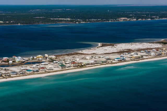 8443 Gulf Boulevard F26, Navarre, FL 32566