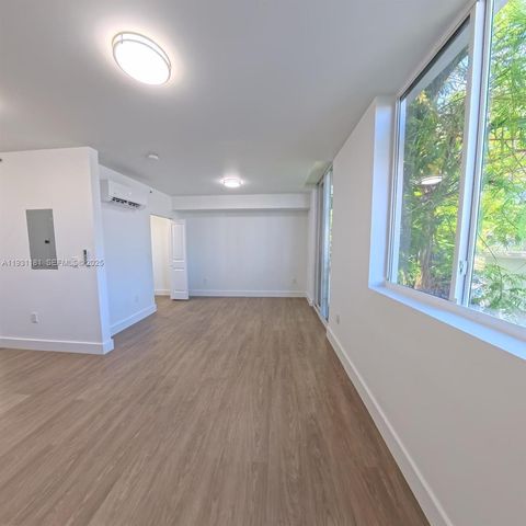 1620 NW 18th St 202, Miami, FL 33125