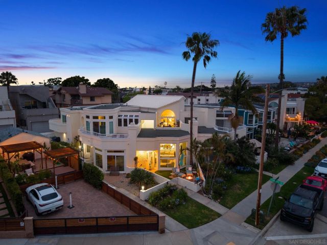 3822 Sequoia St, San Diego, CA 92109
