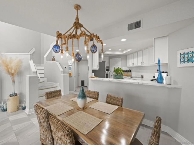 3822 Sequoia St, San Diego, CA 92109