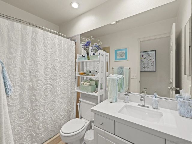 3822 Sequoia St, San Diego, CA 92109