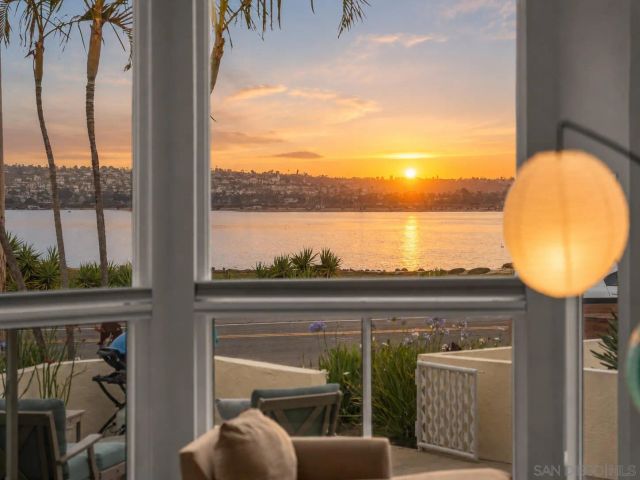 3822 Sequoia St, San Diego, CA 92109