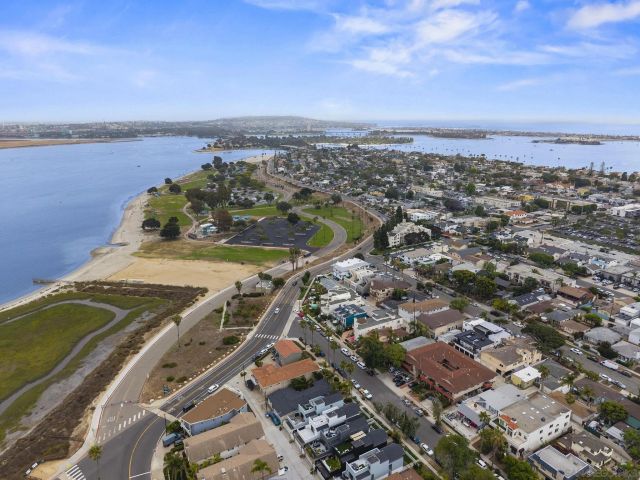 3822 Sequoia St, San Diego, CA 92109