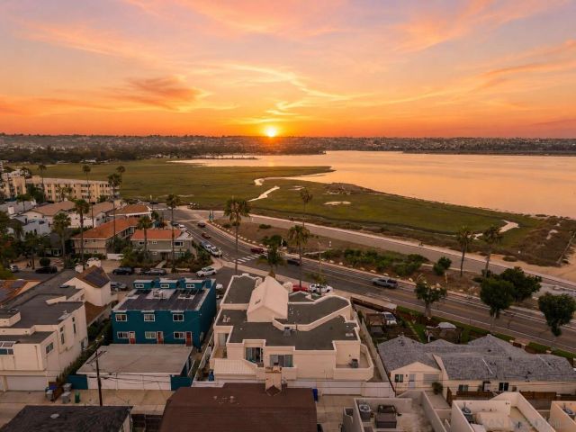 3822 Sequoia St, San Diego, CA 92109