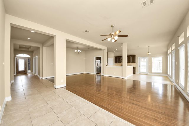 5315 Troutline Lane, Rosenberg, TX 77471