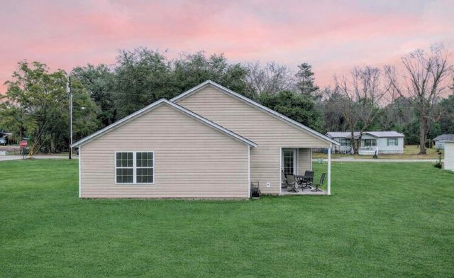 116 Elmwood Avenue, Pinewood, SC 29125