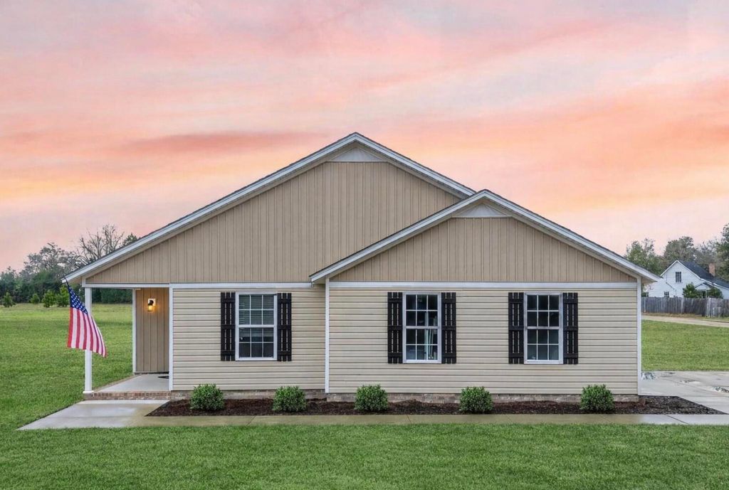 116 Elmwood Avenue, Pinewood, SC 29125