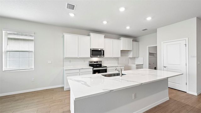 18112 TAVERNSIDE TRAIL, Lakewood Ranch, FL 34211