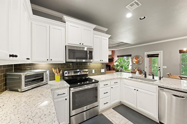 14220 Red Oak Drive, Edmond, OK 73034