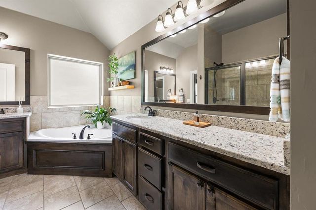 14220 Red Oak Drive, Edmond, OK 73034