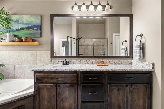 14220 Red Oak Drive, Edmond, OK 73034