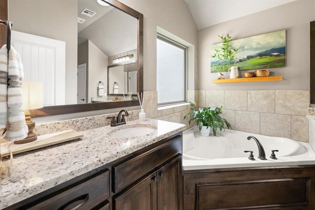 14220 Red Oak Drive, Edmond, OK 73034