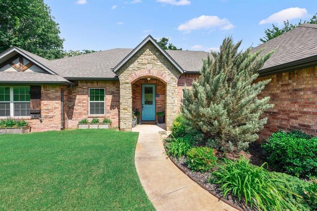 14220 Red Oak Drive, Edmond, OK 73034