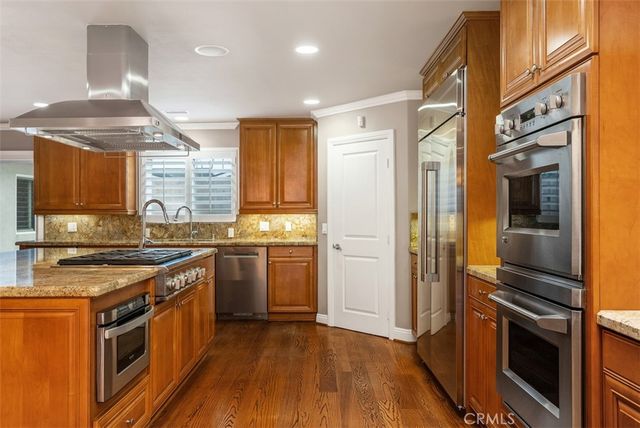 18452 Carnaby, Huntington Beach, CA 92648