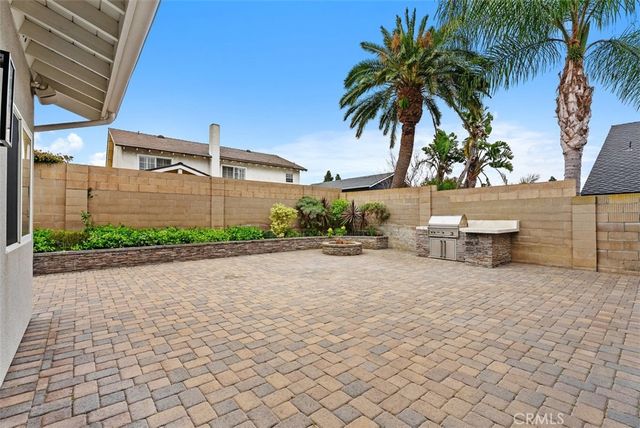 18452 Carnaby, Huntington Beach, CA 92648
