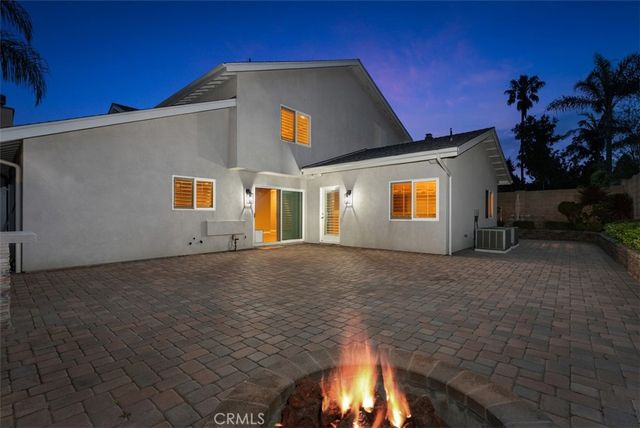 18452 Carnaby, Huntington Beach, CA 92648