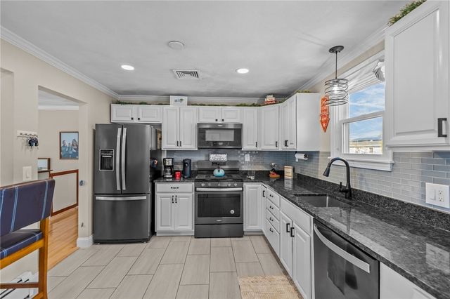 619 Smithfield Road, North Providence, RI 02904