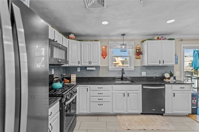 619 Smithfield Road, North Providence, RI 02904