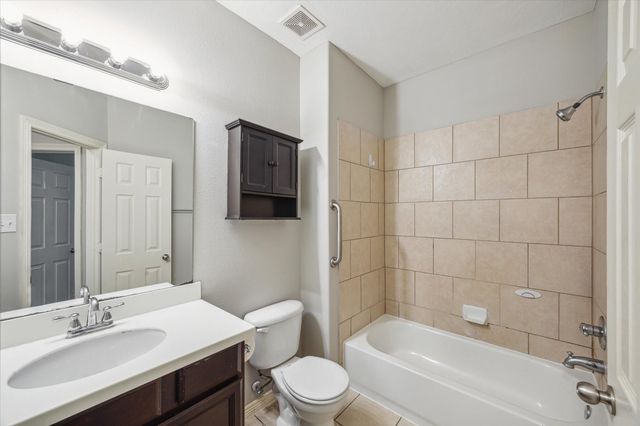 3105 W Trail Drive, Pearland, TX 77584