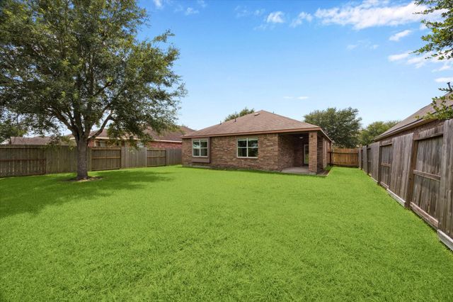 3105 W Trail Drive, Pearland, TX 77584