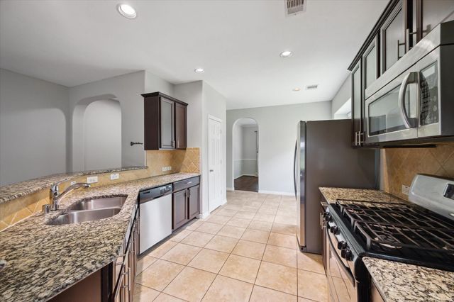 3105 W Trail Drive, Pearland, TX 77584