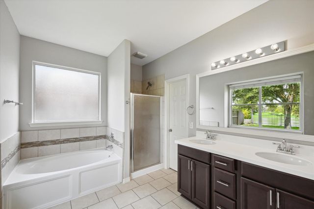 3105 W Trail Drive, Pearland, TX 77584