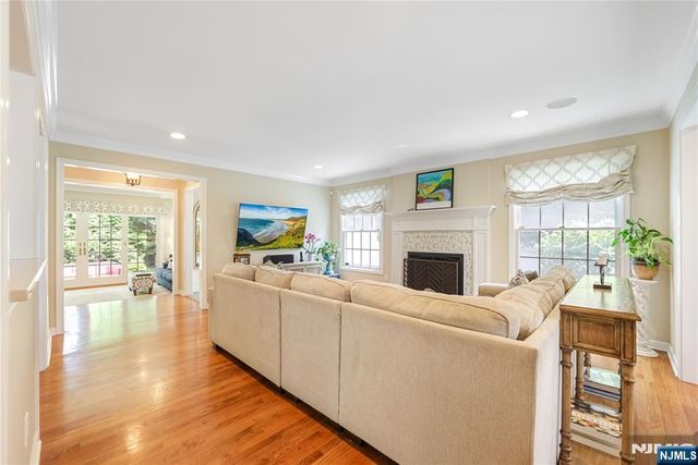 11 Madison Avenue, Ramsey, NJ 07446