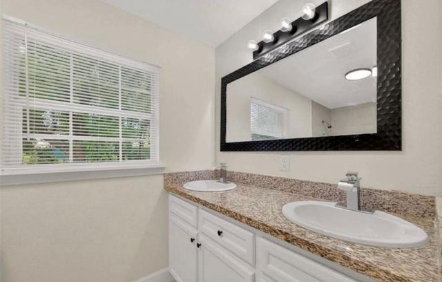 7023 Crestmont Street, Houston, TX 77033