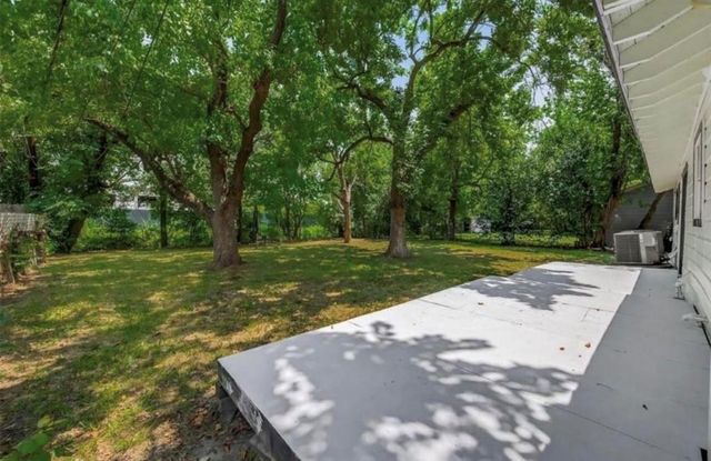 7023 Crestmont Street, Houston, TX 77033