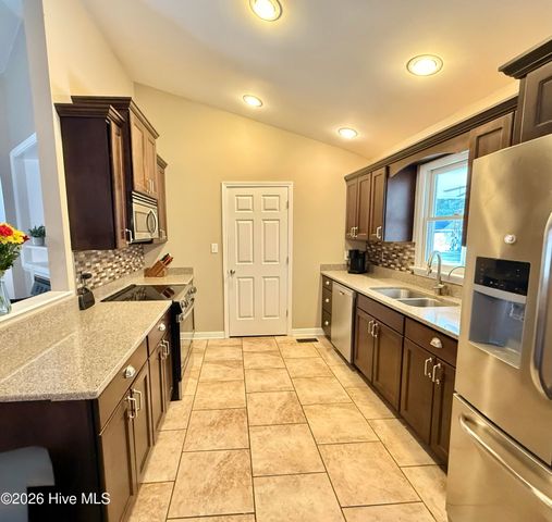 203 Hillingdale Drive, Washington, NC 27889