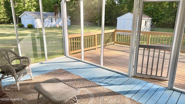 203 Hillingdale Drive, Washington, NC 27889