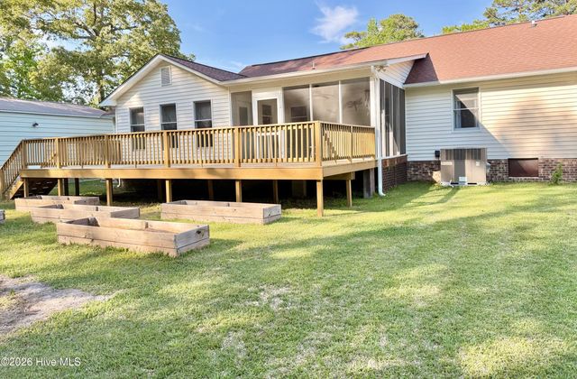203 Hillingdale Drive, Washington, NC 27889