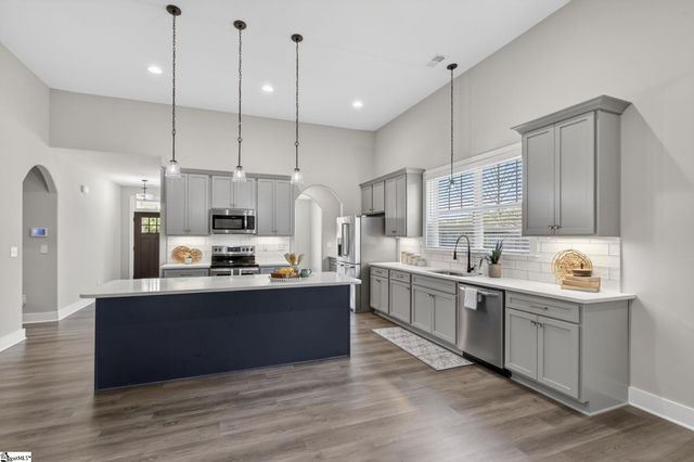 3 Clyburn Lane, Taylors, SC 29687