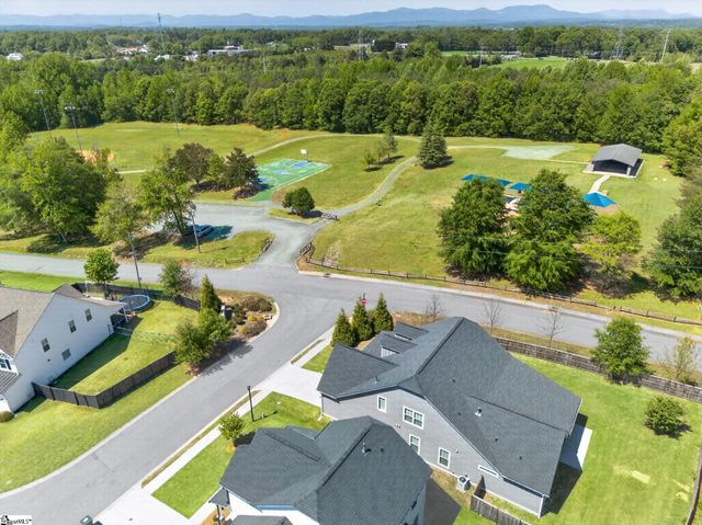 3 Clyburn Lane, Taylors, SC 29687