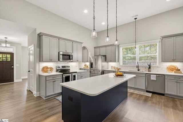 3 Clyburn Lane, Taylors, SC 29687