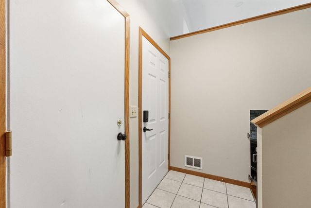 975 Savannah Road, Eagan, MN 55123