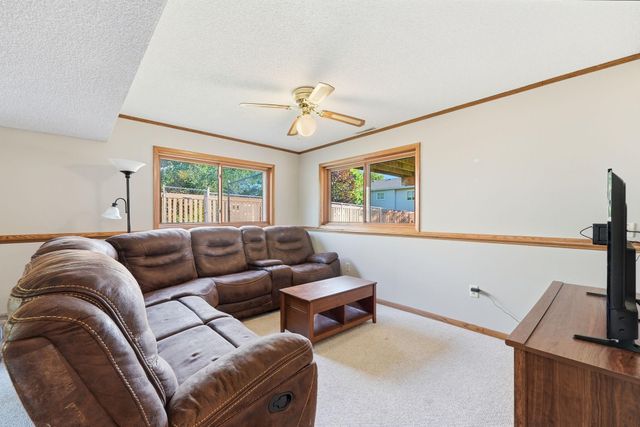 975 Savannah Road, Eagan, MN 55123