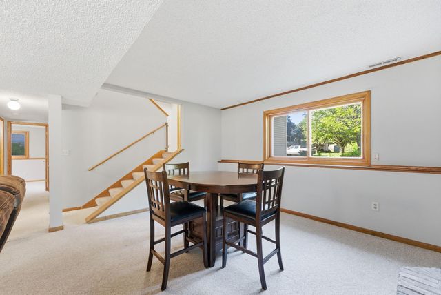 975 Savannah Road, Eagan, MN 55123