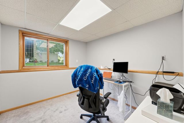 975 Savannah Road, Eagan, MN 55123