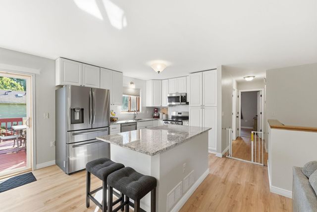 975 Savannah Road, Eagan, MN 55123