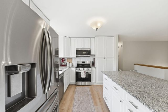 975 Savannah Road, Eagan, MN 55123