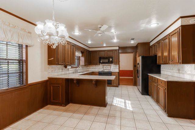 800 Elizabeth St, Gilmer, TX 75644