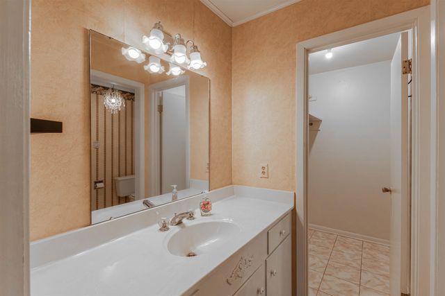 800 Elizabeth St, Gilmer, TX 75644