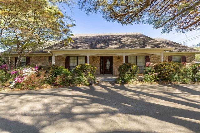 800 Elizabeth St, Gilmer, TX 75644