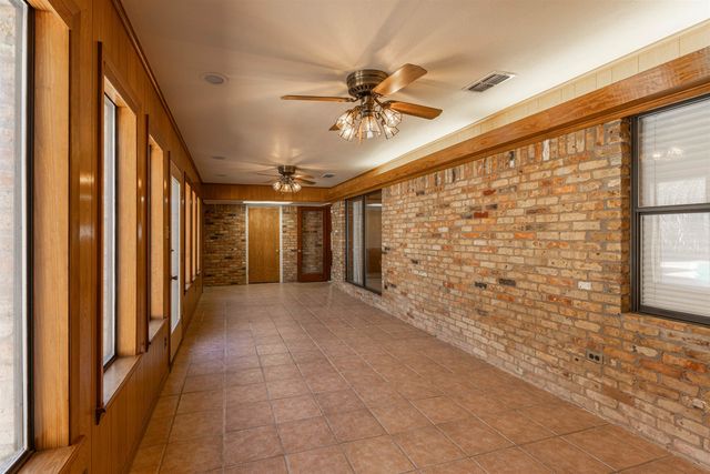 800 Elizabeth St, Gilmer, TX 75644