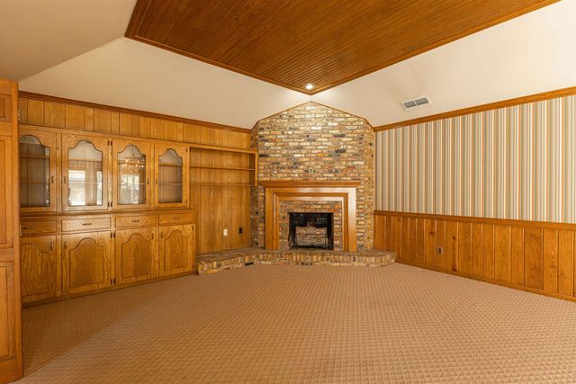 800 Elizabeth St, Gilmer, TX 75644