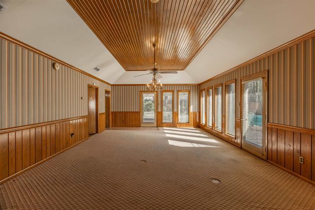 800 Elizabeth St, Gilmer, TX 75644