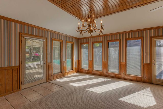 800 Elizabeth St, Gilmer, TX 75644